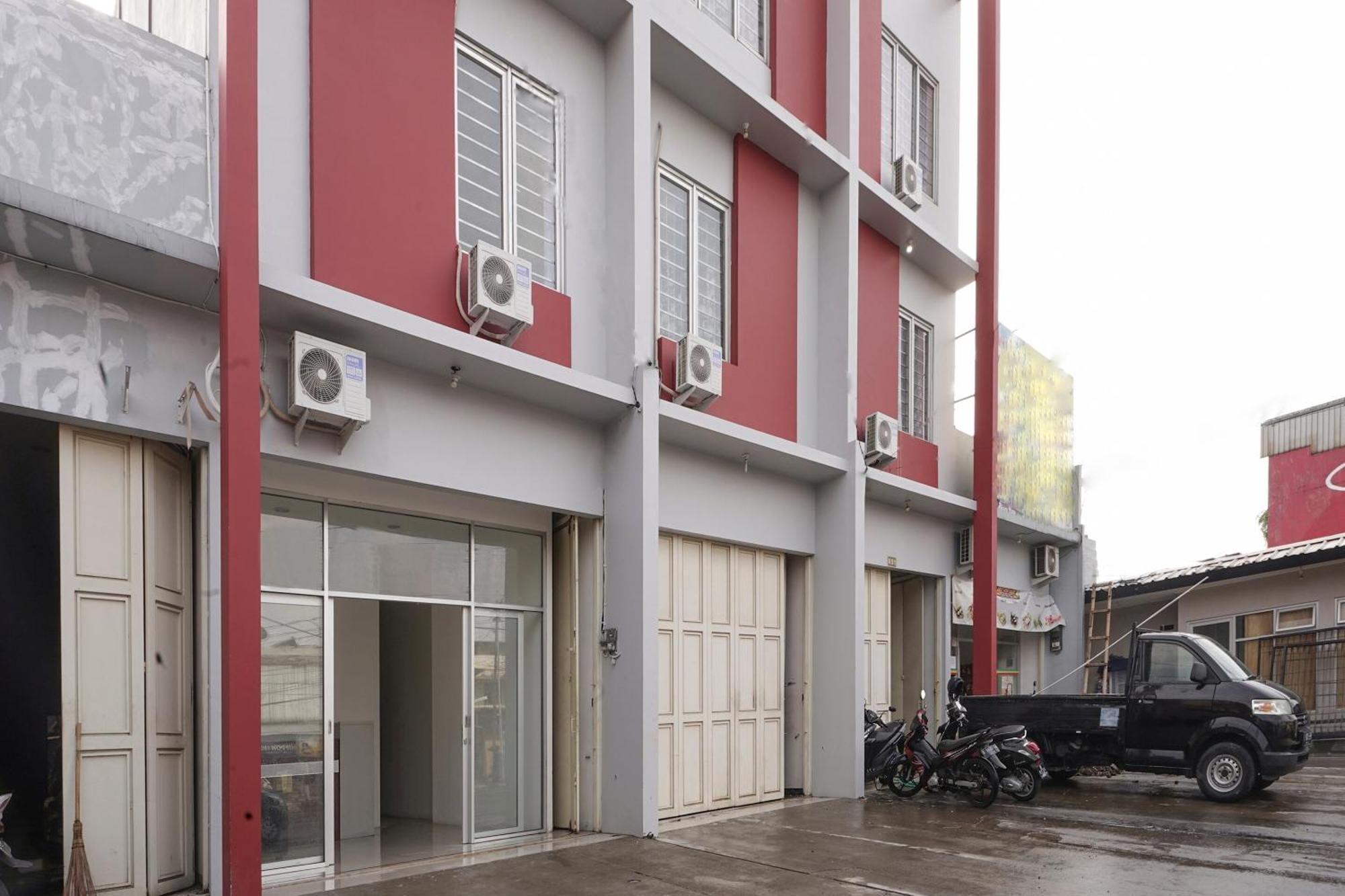 Super Oyo 2183 Cibeureum Residence Bandung Exteriör bild