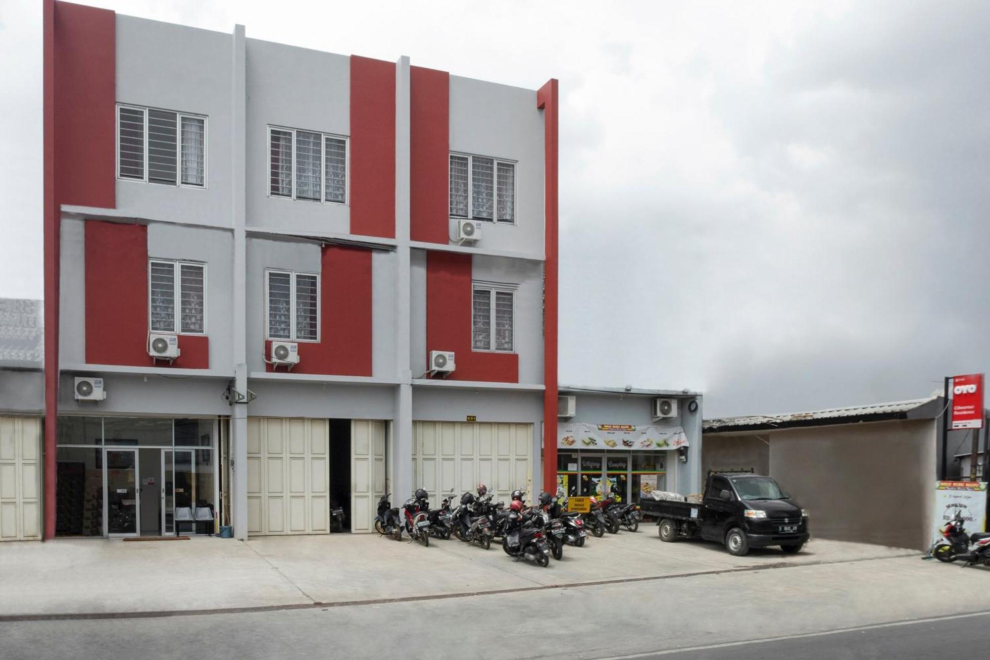 Super Oyo 2183 Cibeureum Residence Bandung Exteriör bild
